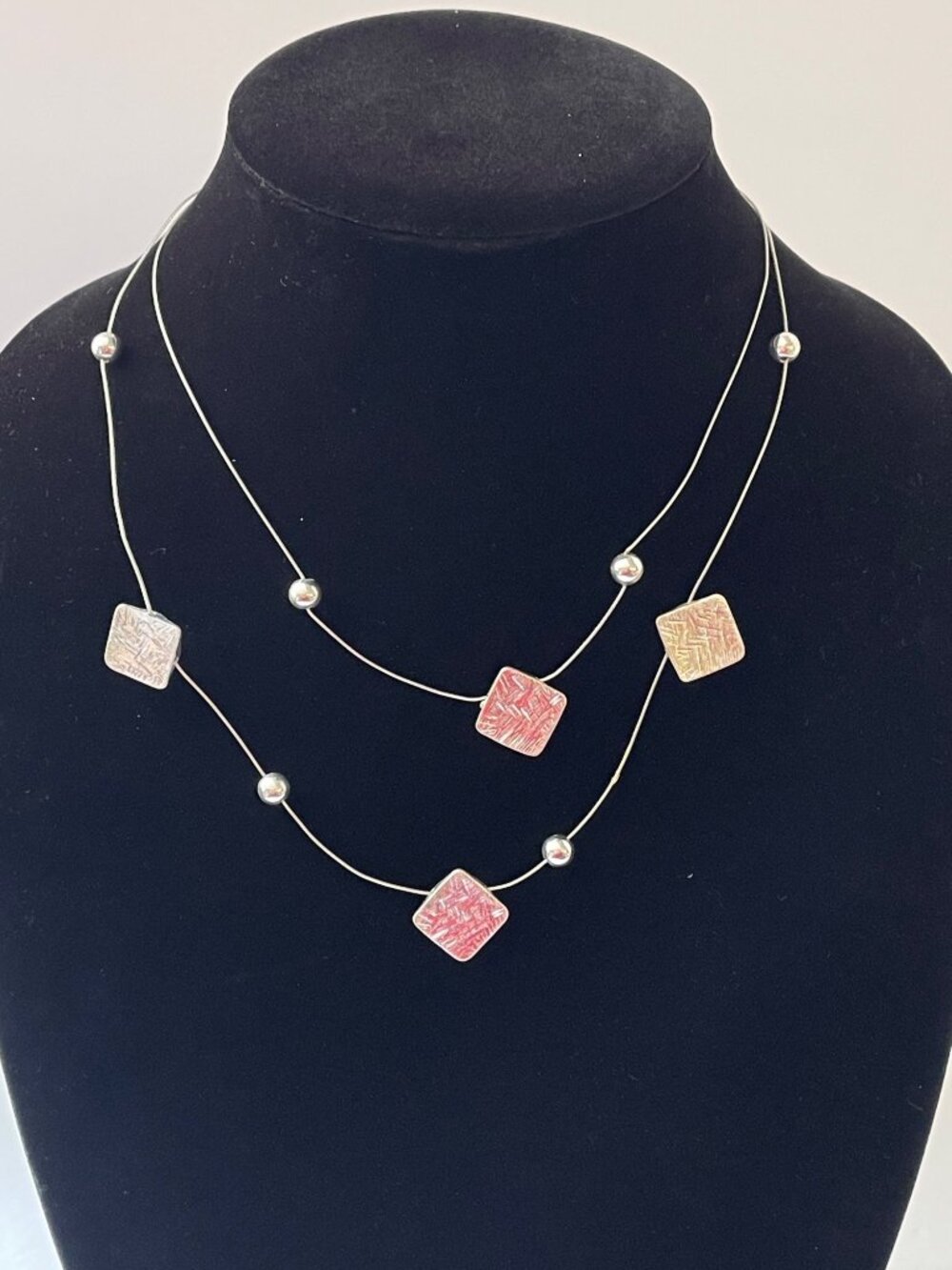 New York & Co Layered Silver Tone Pendant Bead Necklace Vintage Y2K Deadstock